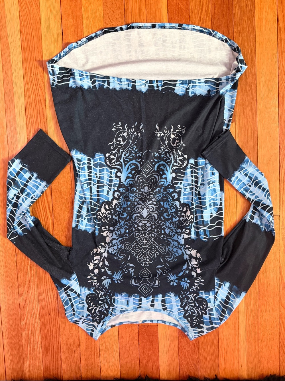 Women's Black & Blue Patterned Long-Sleeve Top